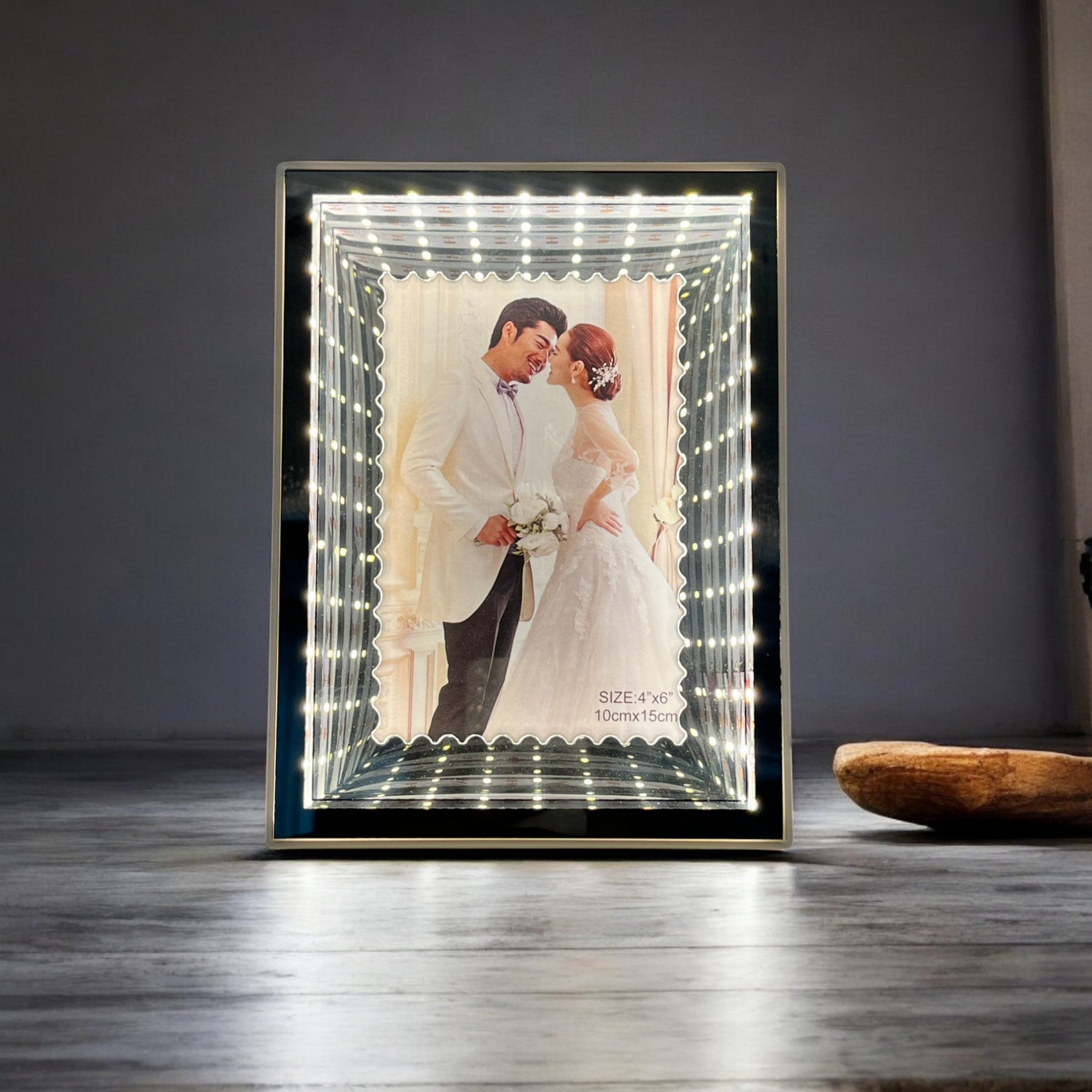 Infinity LED Mirror Finish Photo Frame – 6x8 Inch