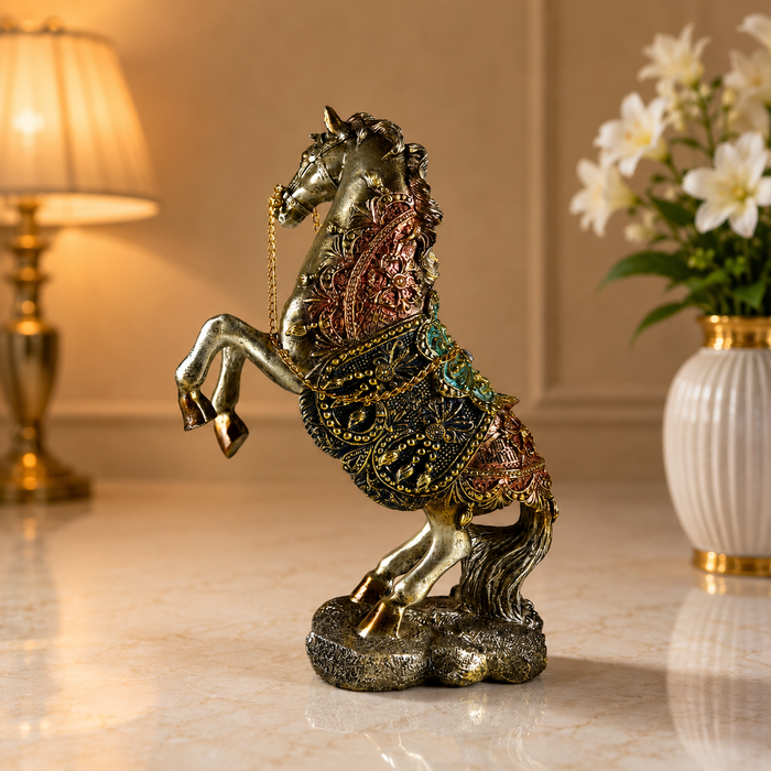 Antique Finish Decorative Horse Statue for Living Room