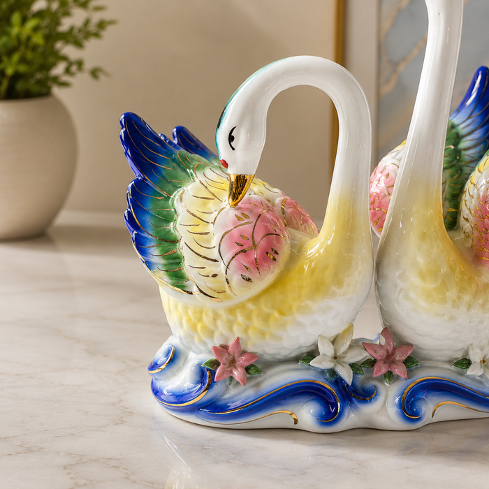 Premium Ceramic Swan Couple room decor