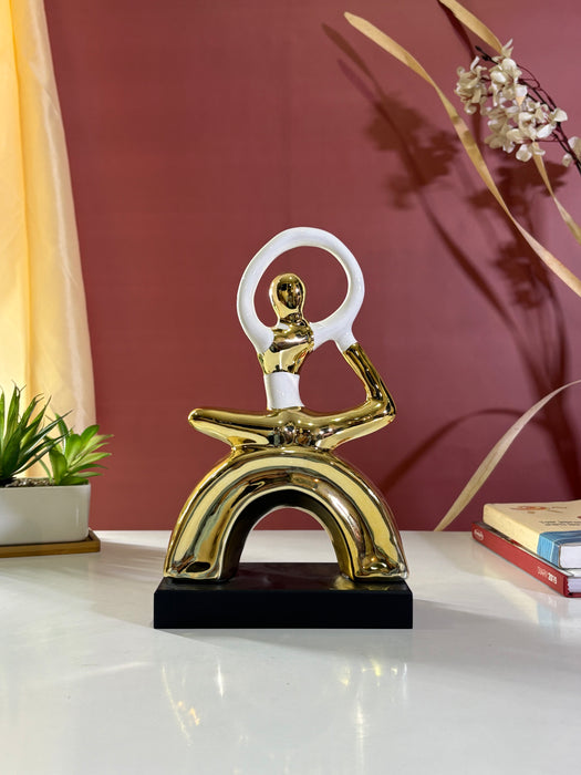 Modern Golden Yoga Figurine – A Stunning Fusion of Art and Serenity