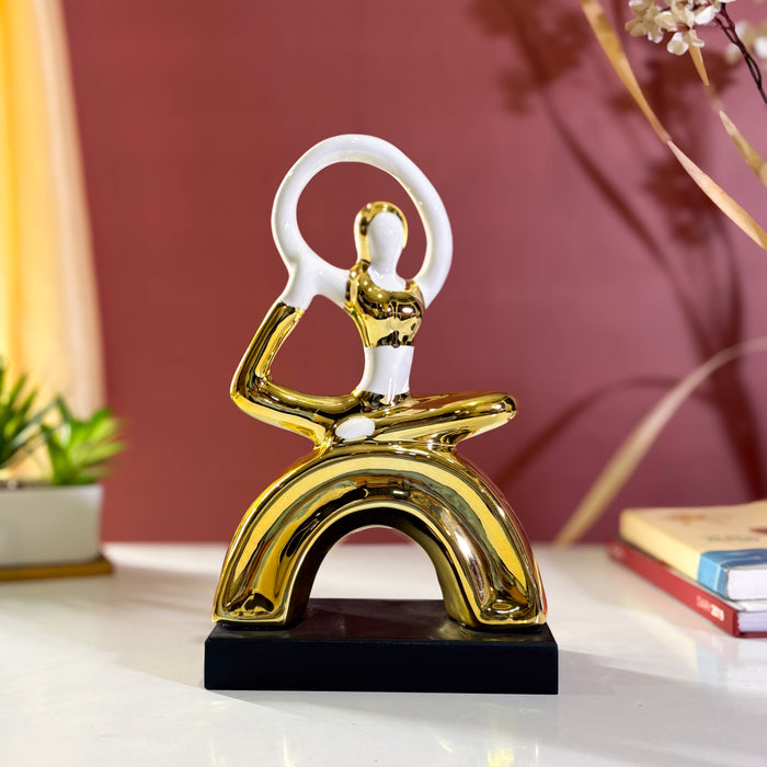 Modern Golden Yoga Figurine – A Stunning Fusion of Art and Serenity