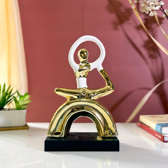 Modern Golden Yoga Figurine – A Stunning Fusion of Art and Serenity
